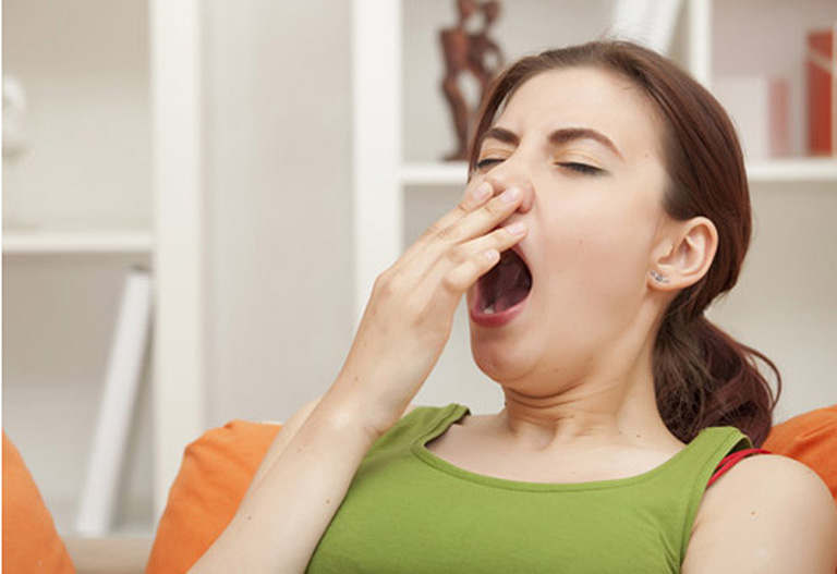 Hay buồn ngủ vào ban ngày là dấu hiệu bệnh gì?