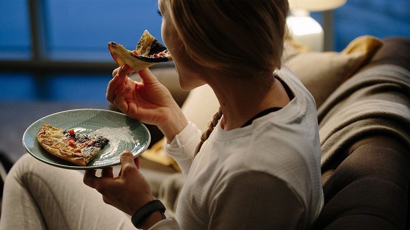 Ăn khuya thường xuyên có hại cho gan không?